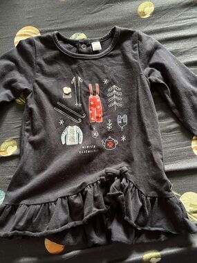 Petit Lem Navy Long-Sleeve Ruffle Hem Tee with Winter Graphic